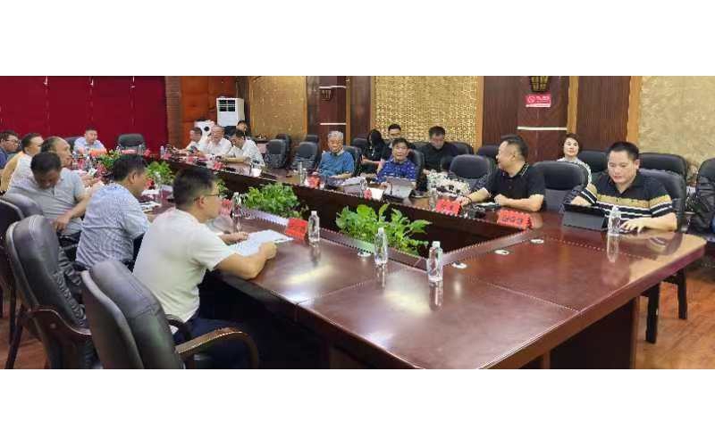 广西尊龙凯时集团董事局主席谢有波出席广西灌阳县油用牡丹种植实地调研考察现场会